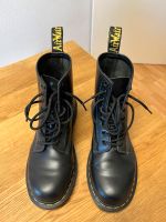 Dr. Martens Schnürstiefel 1460 Glattleder schwarz Größe 39 Hessen - Bruchköbel Vorschau