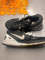 Nike Sportschuhe Damen Gr. 38,5 schwarz/weiß Bonn - Hardtberg Vorschau