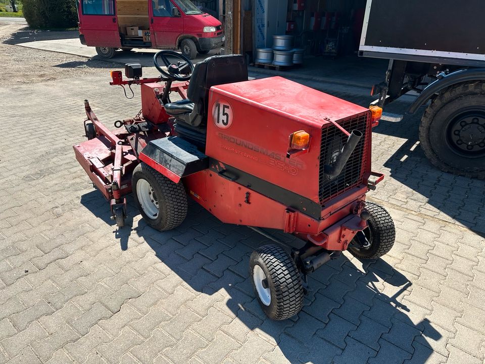 Toro Groundsmaster 325D Flächenmäher Aufsitzmäher in Blumberg