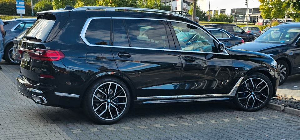 BMW X 7 40 i in Friedewald