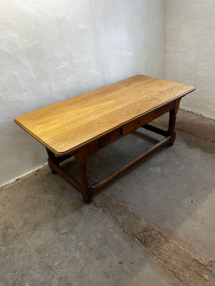 Antiker Tisch, Wohnzimmertisch, Beistelltisch zu verkaufen in Brilon