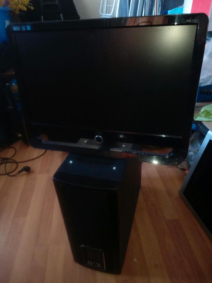 Gamer PC Tower mit 22 Zoll HD Monitor in Bremerhaven