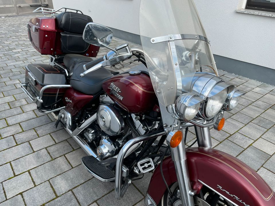 Harley Davidson Road King Classic mit Extras in Rülzheim