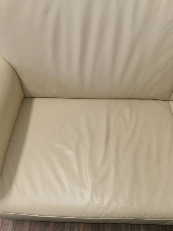 Zwei 2 sitzer Ledersofa in Berlin