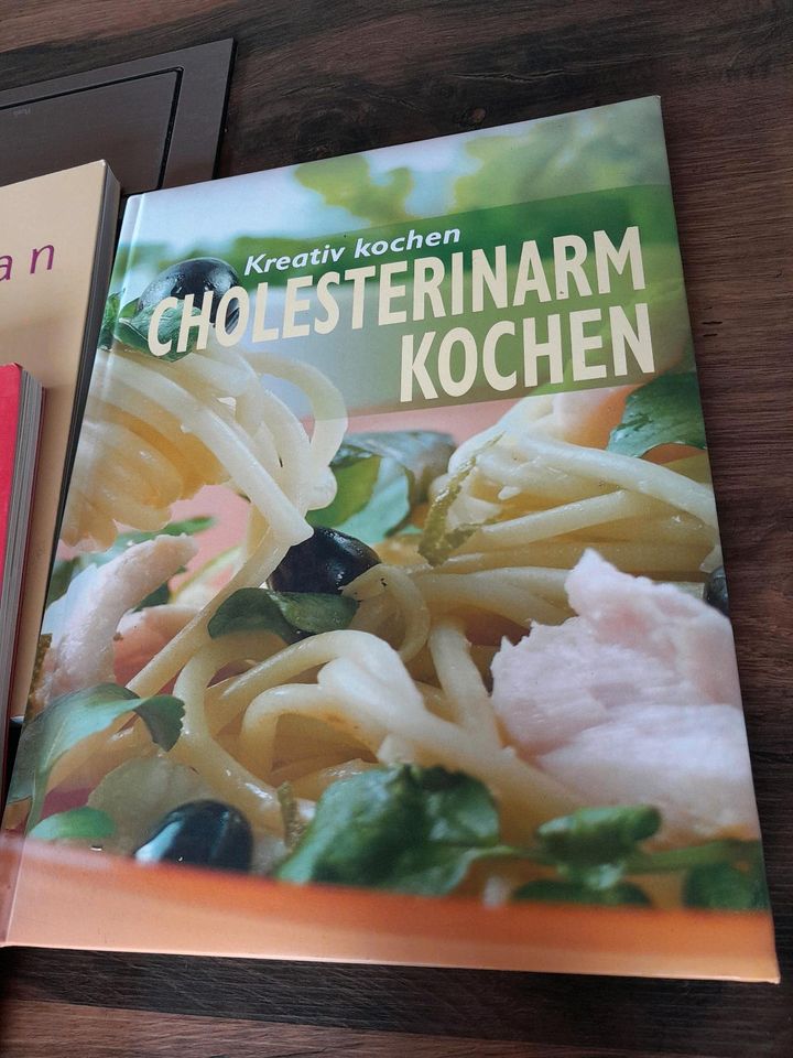 Kochbücher Basic GU gesund cholesterinarm Veggie vegetarisch usw. in Hilpoltstein