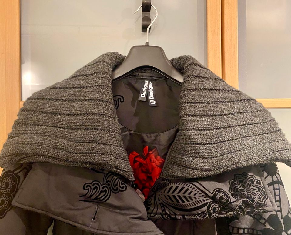 Jacke / Mantel von Desigual, Gr. 38, schwarz in Leipzig