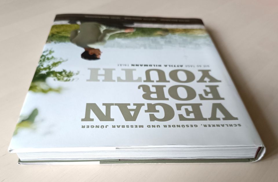 Buch: „Vegan for Youth“ von Attila Hildmann in Düsseldorf