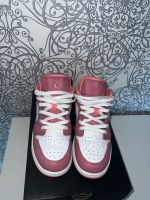 Jordan 1 Low Damen Schuhe große 40 neuwertig Berlin - Reinickendorf Vorschau