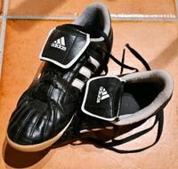 Adidas Hallen-Fußballschuhe Gr. 36 fast wieNEU Brandenburg - Schönefeld Vorschau