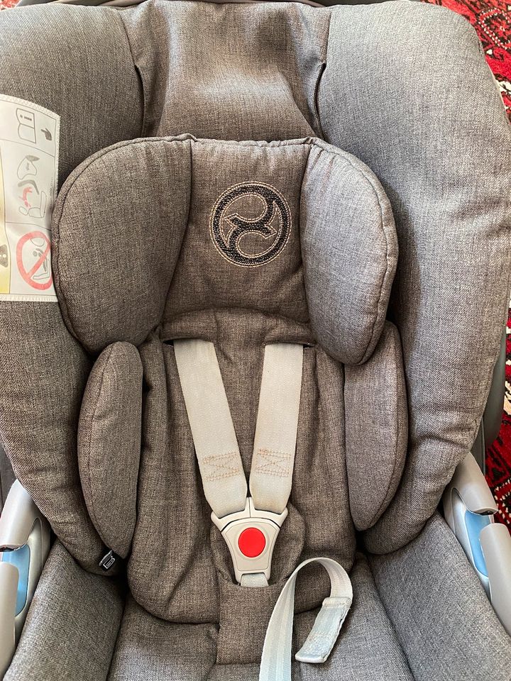 Cybex Babyschale in Hamburg