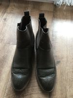 Chelsea Boots Budapester Muster taupe 38 Nordrhein-Westfalen - Neuss Vorschau