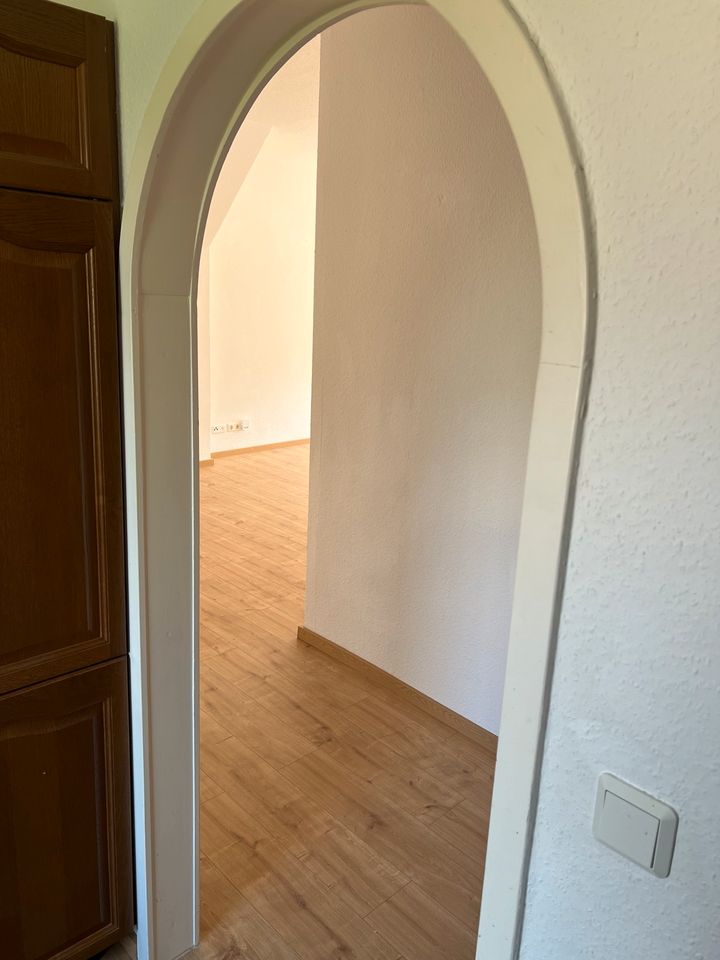 Günstige, sanierte 5-Zimmer-Wohnung mit Einbauküche in Harzgerode in Harzgerode