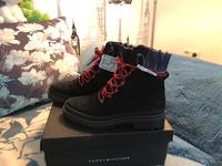 Tommy Hilfiger Damen Stiefeletten,Gr.39,Neu mit Etiketten,NP 150€ Nordrhein-Westfalen - Düren Vorschau