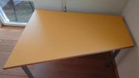 Schreinerarbeit: Schreibtisch gelb abgeschrägt fast w. neu MASSIV Essen - Essen-Ruhrhalbinsel Vorschau