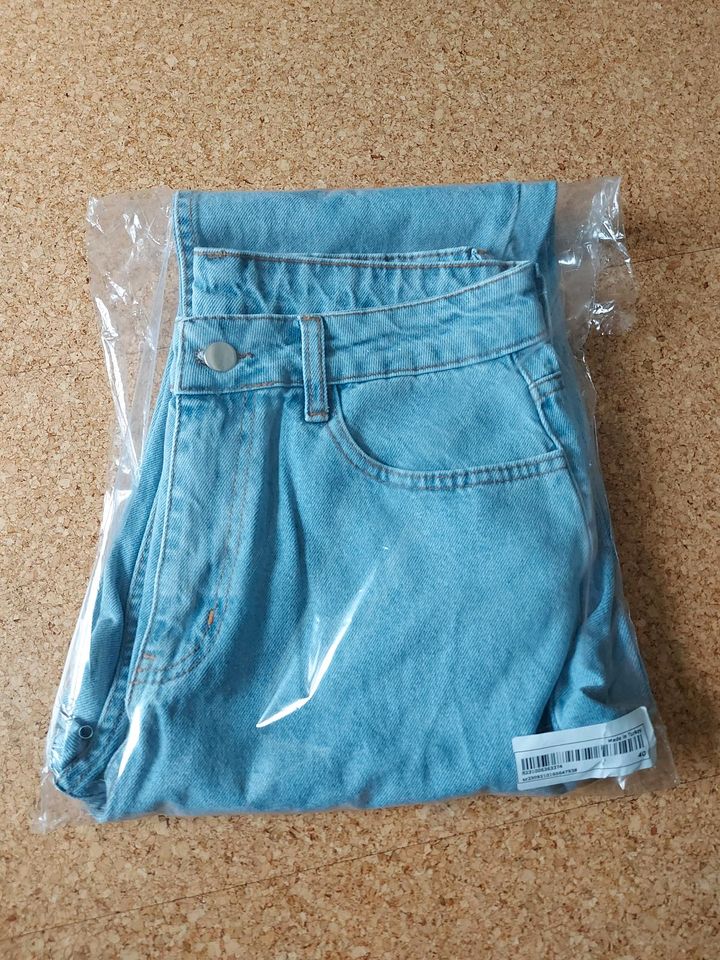SHEIN Cottnline Tapered-jeans Mit hohem Bund und ausgewaschenem E in Schelklingen