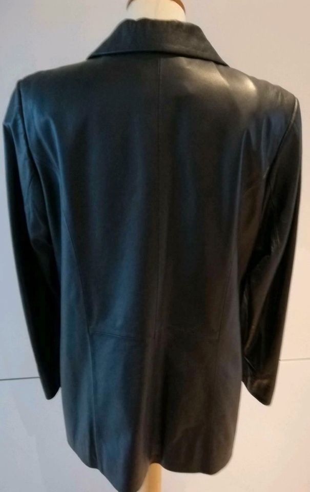 Schwarze Lederjacke von Cabrini, Gr. 38/40 in Münchhausen