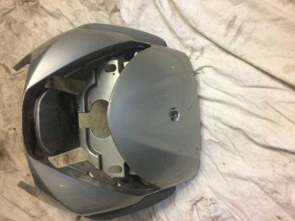 PIAGGIO BEVERLY 125 / 200 / 250  gebrauchte Frontverkleidung in Stuttgart