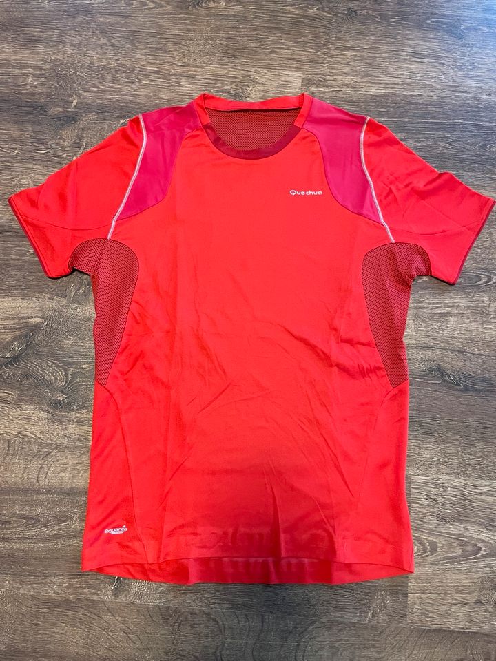 DECATHLON Funktionsshirt Gr. M rot Outdoor Wandern in Weikersheim