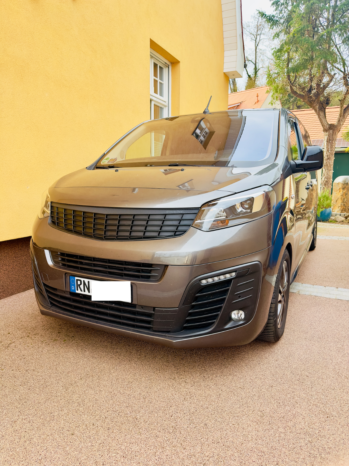 Abbildung des Autos Opel Zafira Life M Toure…
