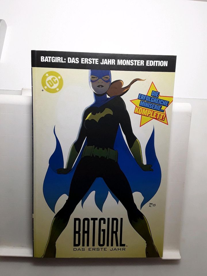 Batgirl Das Erste Jahr  Monster Edition 2003  Nr 1 in Kamp-Lintfort