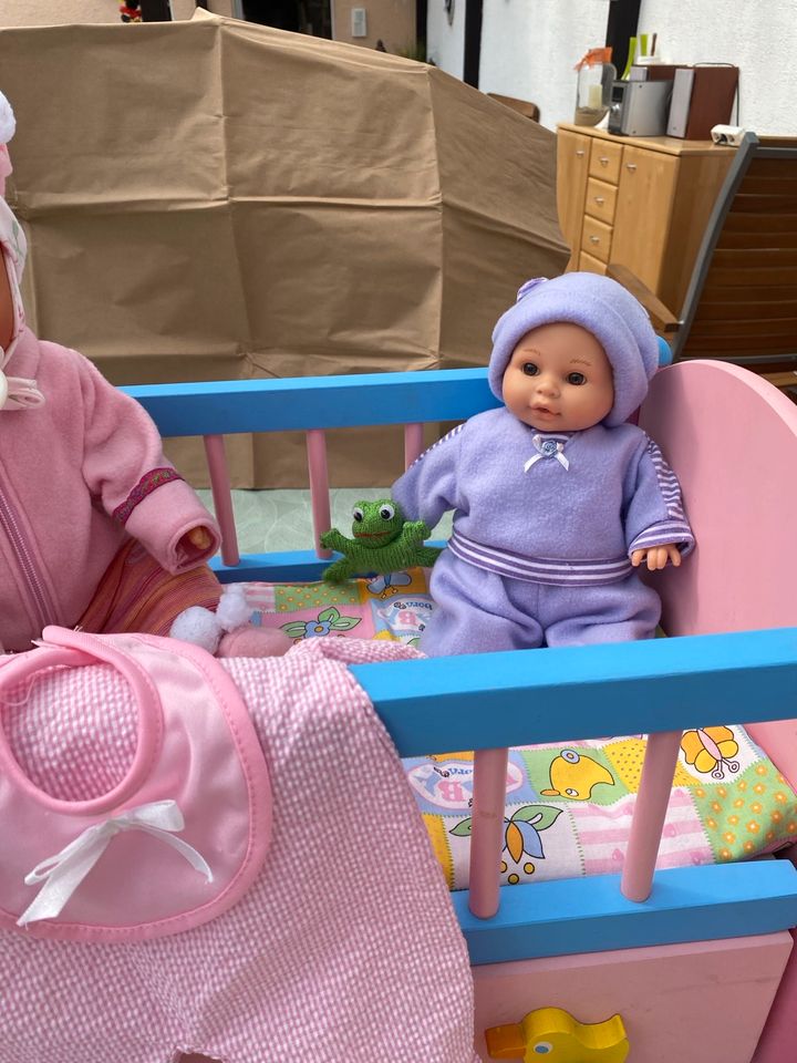Babyborn Puppenbett mit Puppen und Kleidern 1 in Ladenburg