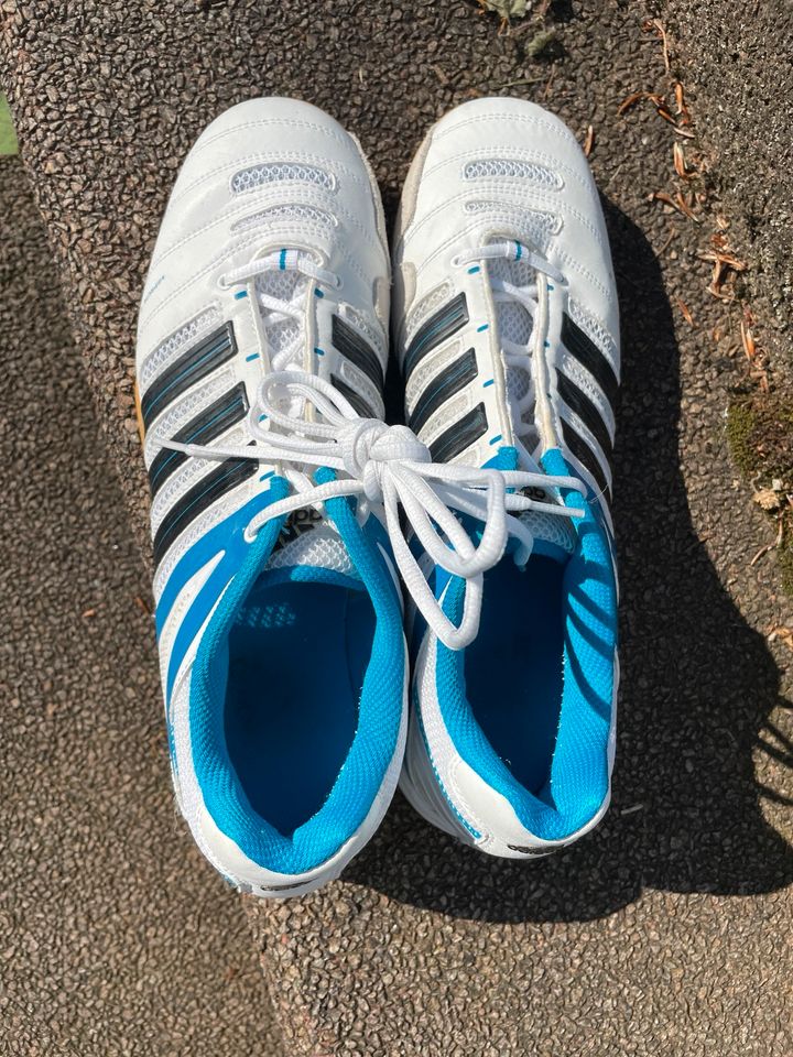 Adidas Hallenschuhe Größe 46 2/3 in Siegburg