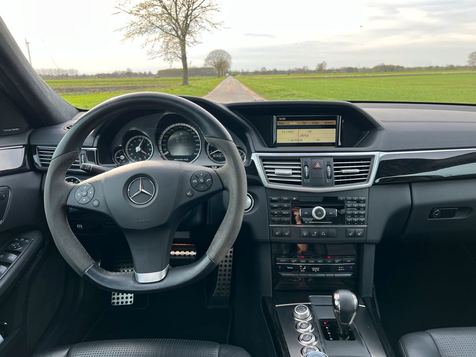 Mercedes E63 AMG Liebhaberfahrzeug in Wittorf