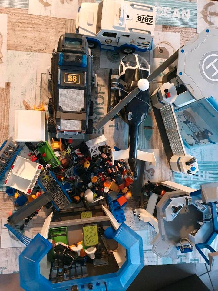 Playmobil Konvolut Polizeistation und Autos in Leegebruch
