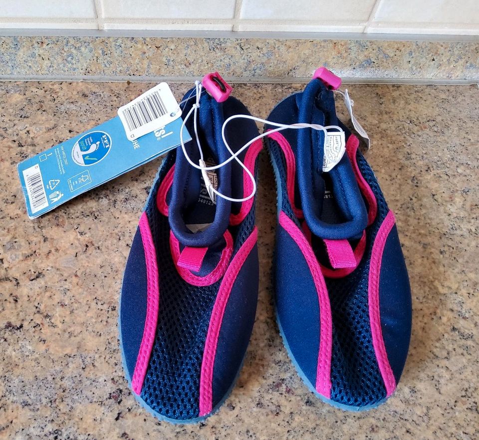 Aquaschuhe Badeschuhe  Schwimmschuhe pepperts lila 32 in Schömberg b. Württ