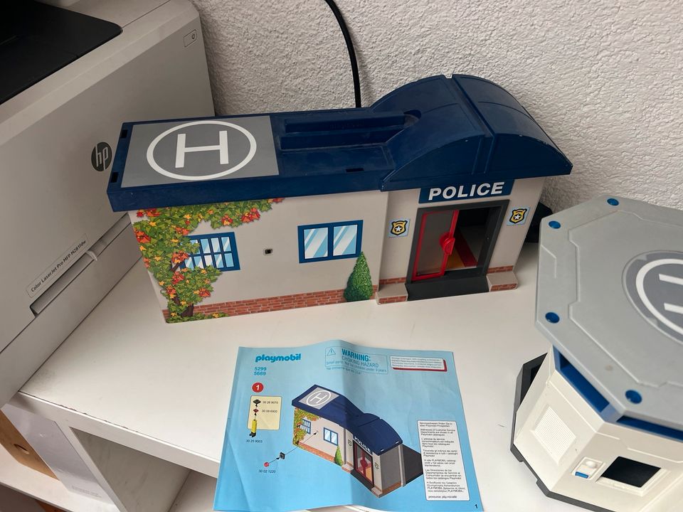 Polizeistation Playmobil 6872 + 5299 in Schlaitdorf