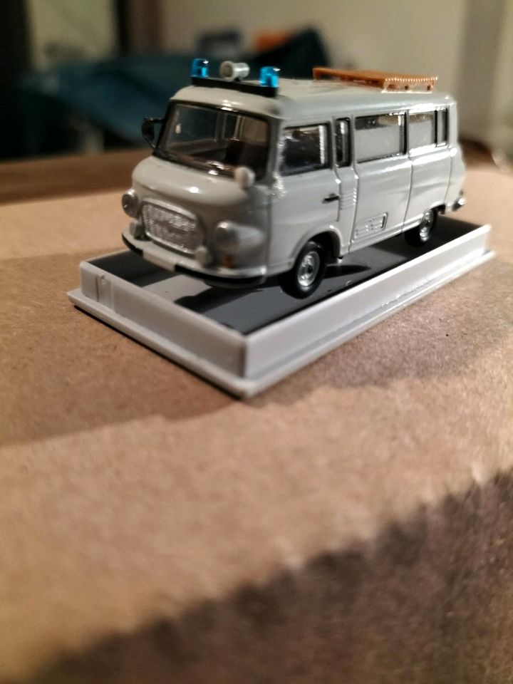 Kripo VOPO Barkas B 1000 Brekina 1:87 in Dresden