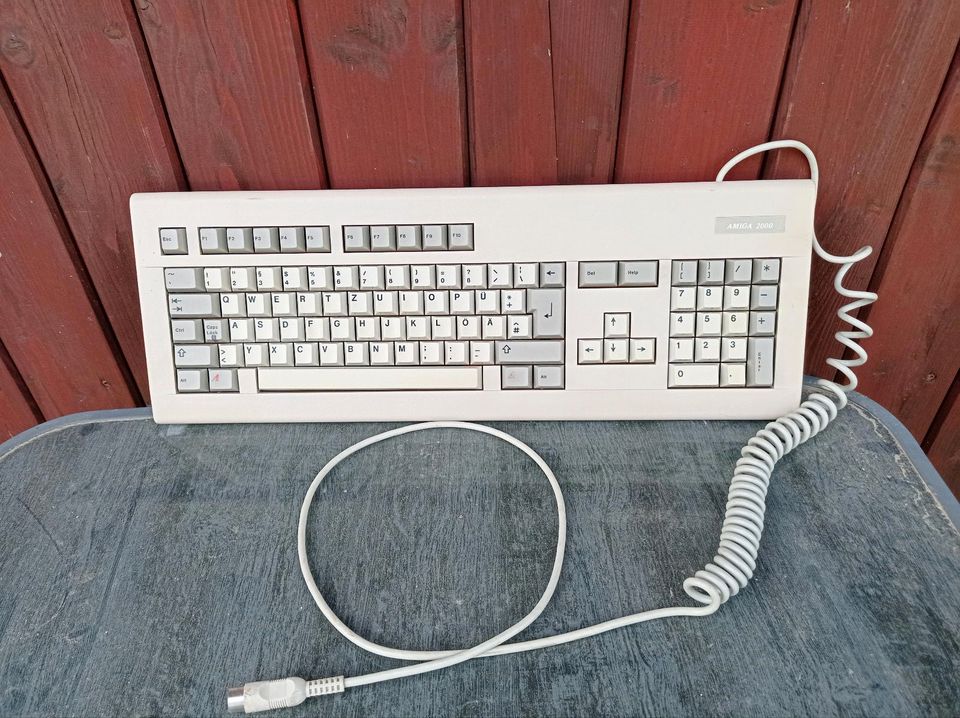 Commodore Amiga 2000 Braunschweiger Tastatur Cherry in Leisnig