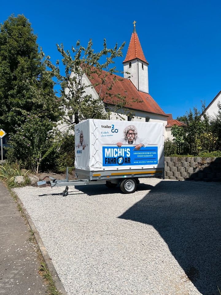 4m x 2m x 2m Planenanhänger für Transport Umzug Spedition Sofa in Ebersbach-Musbach