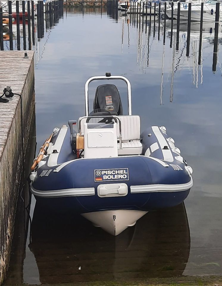 Schlauchboot Marke Pischel mit 30 PS und Trailer in Pinneberg