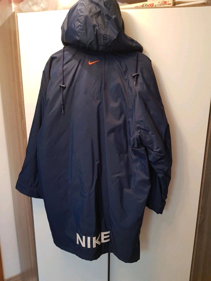 Jacke Mantel Nike blau Size M fällt Größer aus L/XL in Ingolstadt