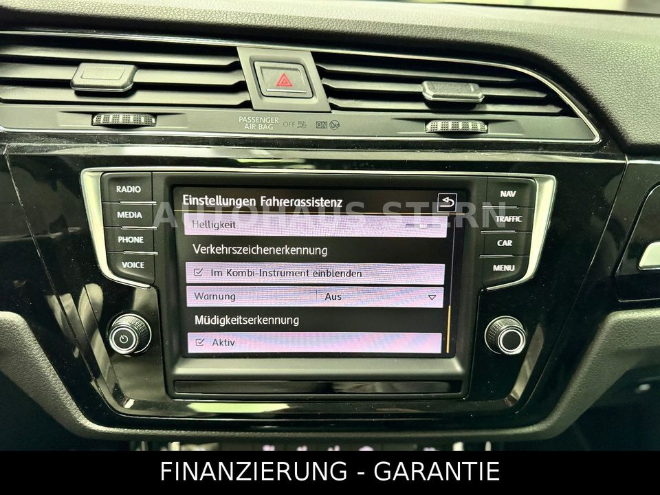 Volkswagen Touran 2.0 TDI 8xReifen ACC Pano Kamera Side LED in Geisingen