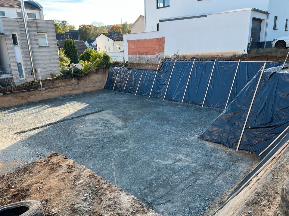 Fundament,Erdarbeiten,Aushub-arbeiten Baggerarbeit-Berliner Verbau in Darmstadt