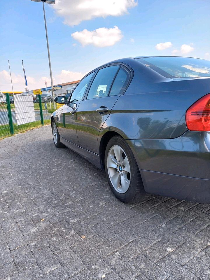 Bmw e90 320I in Großenkneten