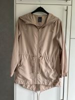 Leichte,  beige Jacke, gold, S, Kapuze, neuwertig, Primark Nordrhein-Westfalen - Kamp-Lintfort Vorschau