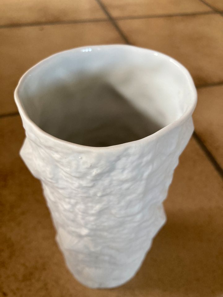Hutschenreuther Vase Bisquit gebraucht,  Muschel- Design weiss in Zell Oberpf
