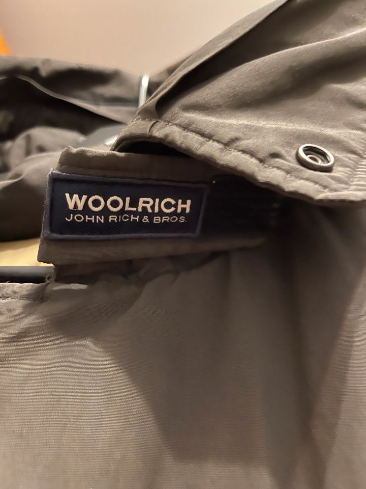 Woolrich Winterjacke Größe M in Hamburg