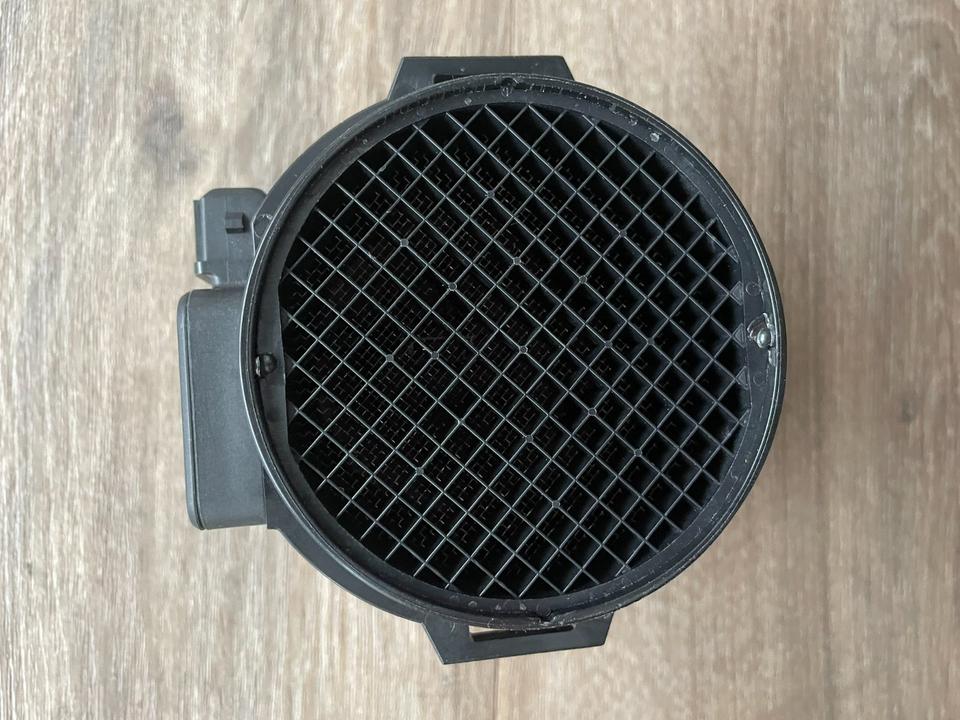 BMW Luftmassenmesser LMM E46 E39 E38 VDO 5WK96050Z Neuzustand in Malchow
