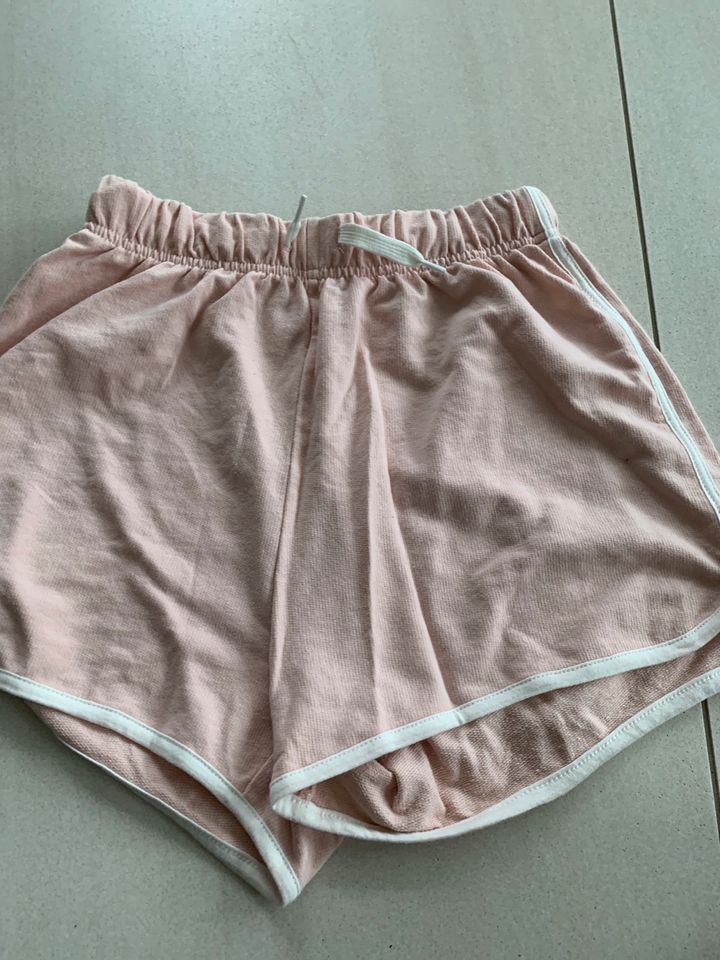 Shorts, rosa gr 170, neu in Lebach