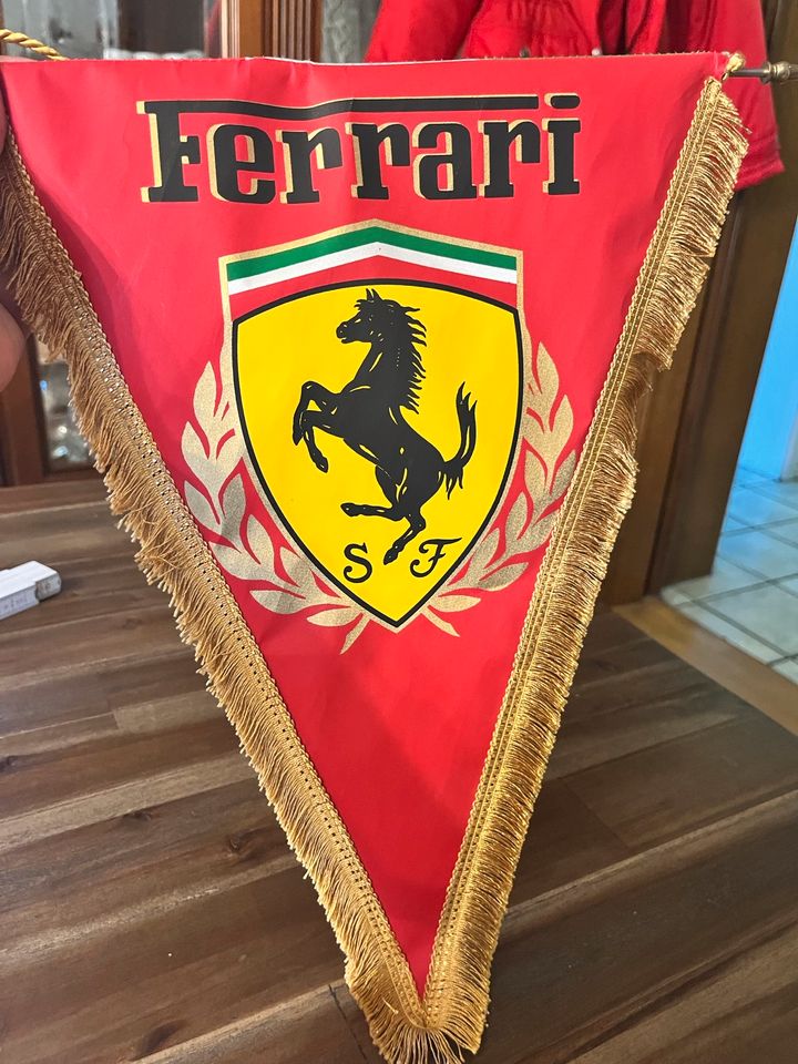 Wimpel Ferrari in Elsdorf