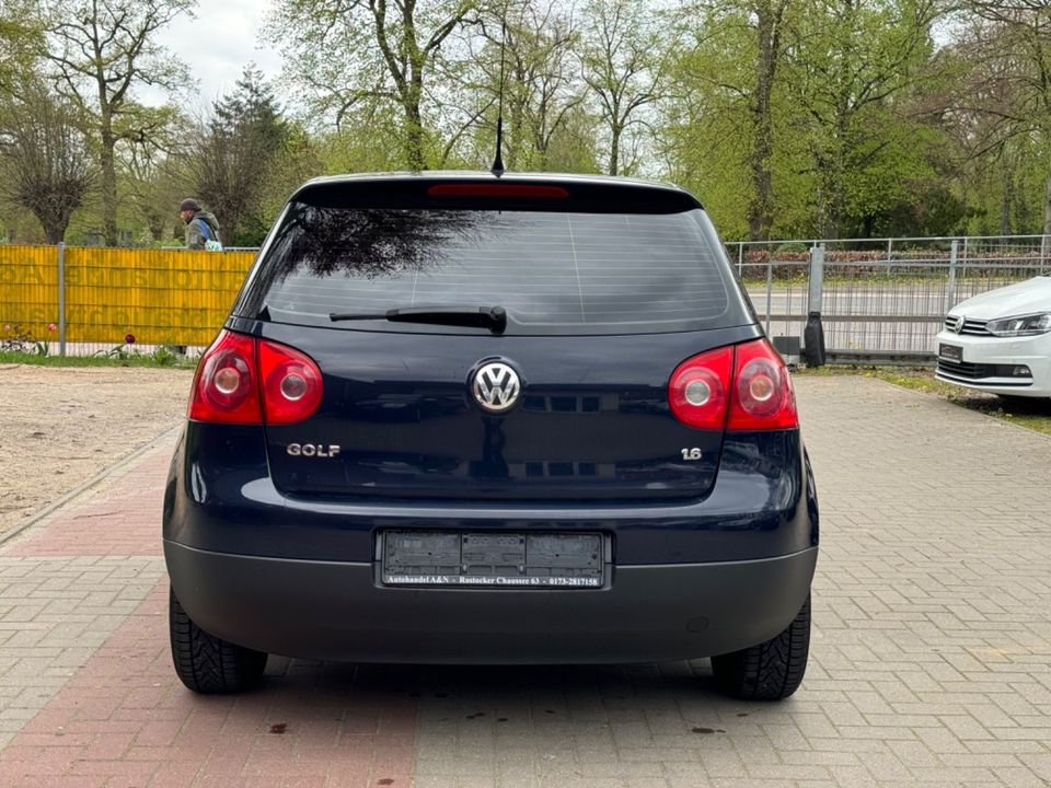 Volkswagen Golf V Lim. Comfortline *1,6*TÜV NEU* in Güstrow