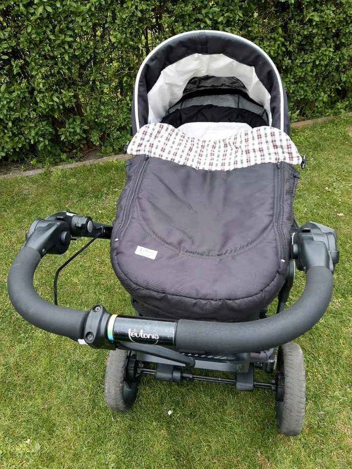 Kinderwagen  Teutonia  schwarz/grau in Essen