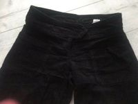 H&M Culottes aus Cord schwarz knielang Gr.L wie NEU Frankfurt am Main - Bornheim Vorschau