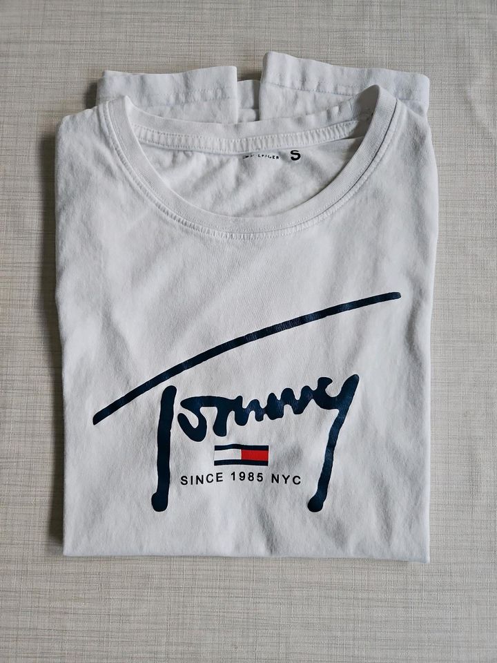 Tommy Hilfiger T-Shirt Gr. S in Sargenroth