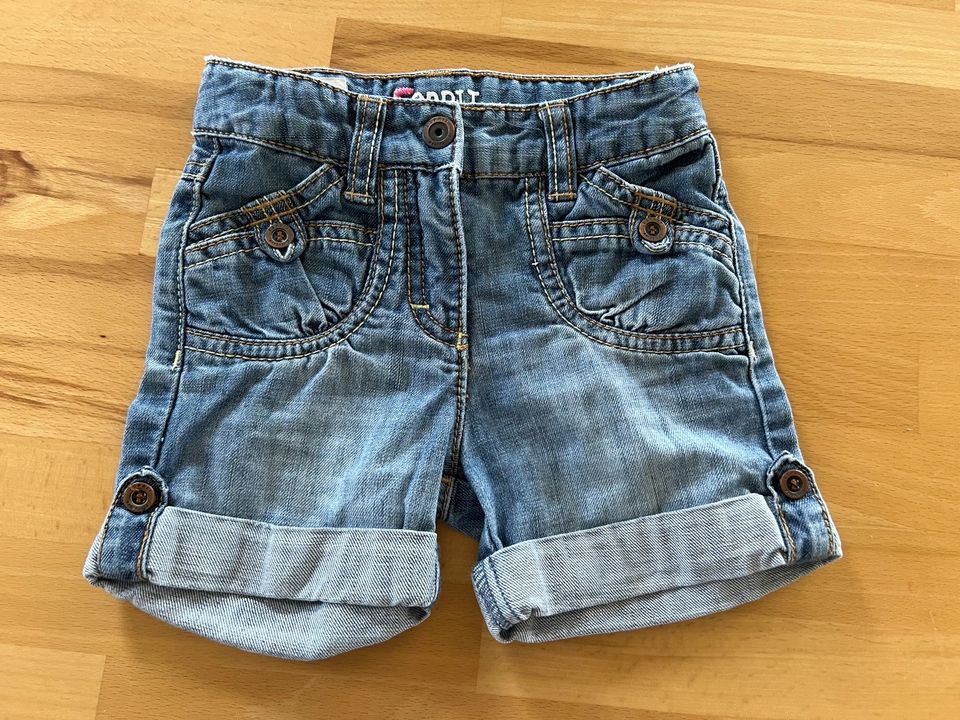 Esprit kurze Hose Shorts Jeans 92 Blau Jeanshose Mädchen in Großenlüder