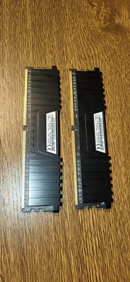 Corsair Vengeance LPX 16GB (2x8GB) DDR4 2133MHz in Lünen